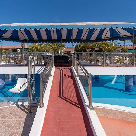 Home2book Vibrant Stay, Pool & Terrace Apartment