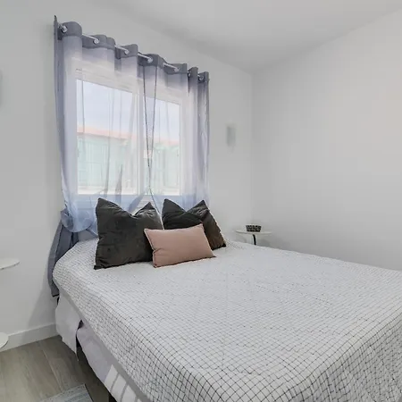 Apartment Home2book Vibrant Stay, Pool & Terrace