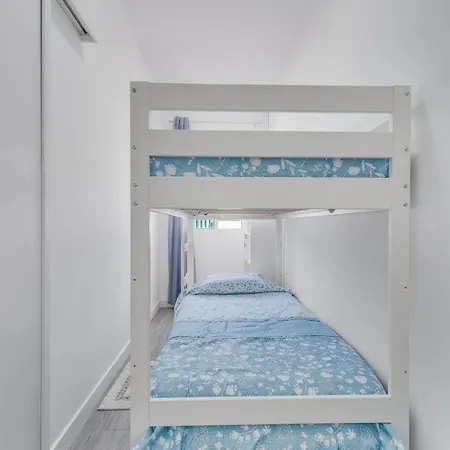 Apartment Home2book Vibrant Stay, Pool & Terrace